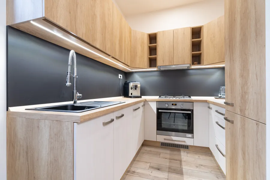 2 IZBOVÝ STAROMESTSKÝ BYT